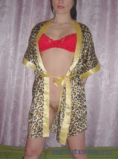 Проститутка на двоих лесби-шоу откровенное саратов дешево